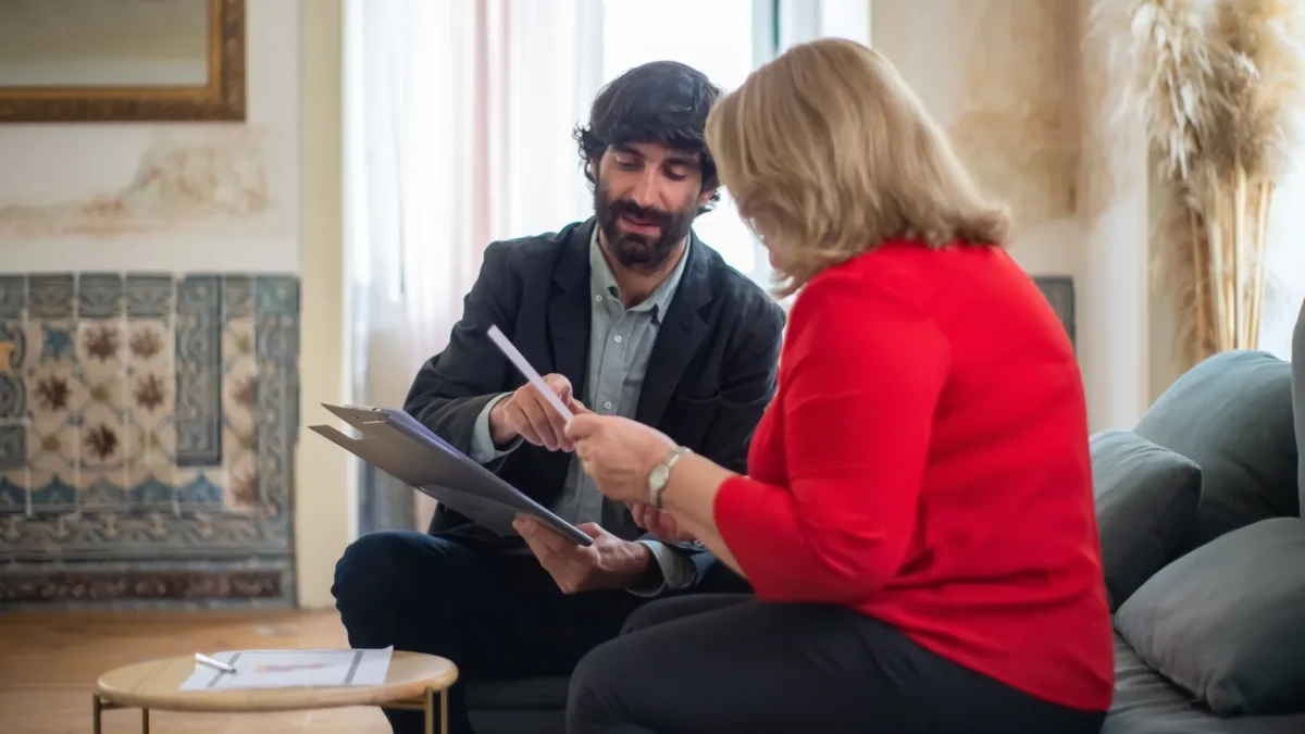SEO consultant meeting a business owner to review a plan, representing the agencies reviewed in Katy, Texas