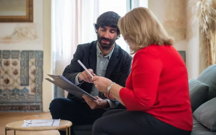 SEO consultant meeting a business owner to review a plan, representing the agencies reviewed in Katy, Texas
