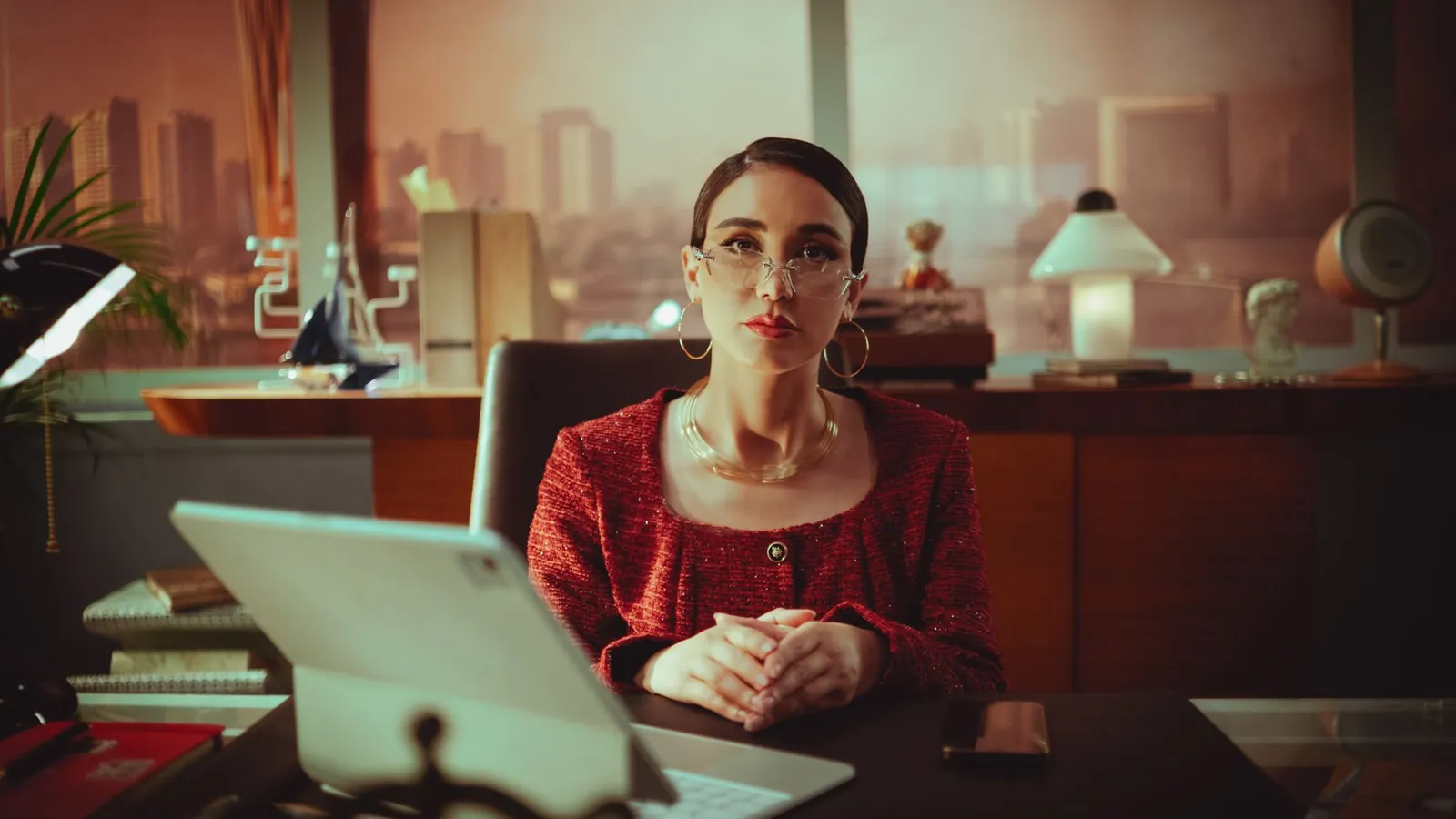 Website owner at a desk deciding whether to include or exclude a site from Google's generative AI features